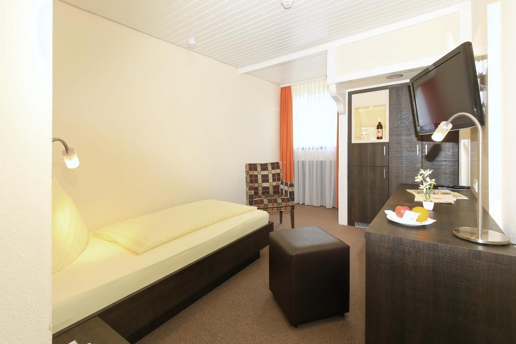 Hotel Hirschen Glottertal Bagian luar foto