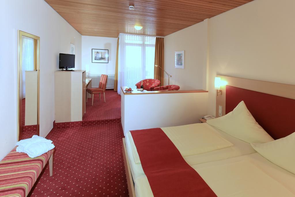 Hotel Hirschen Glottertal Bagian luar foto